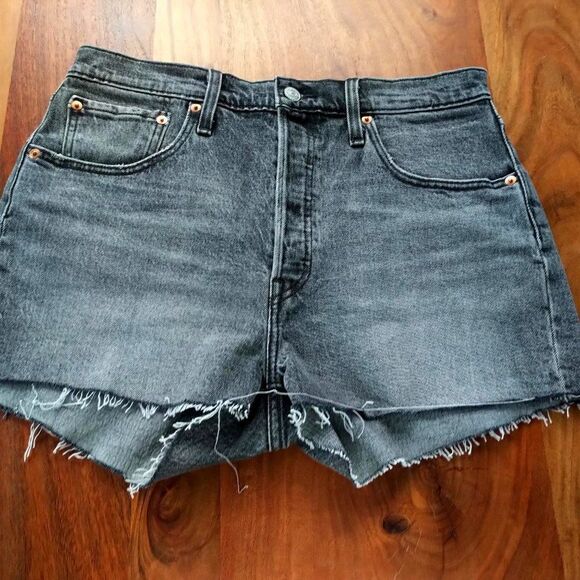 Levi's 501 Shorts  - Picture 1 of 8
